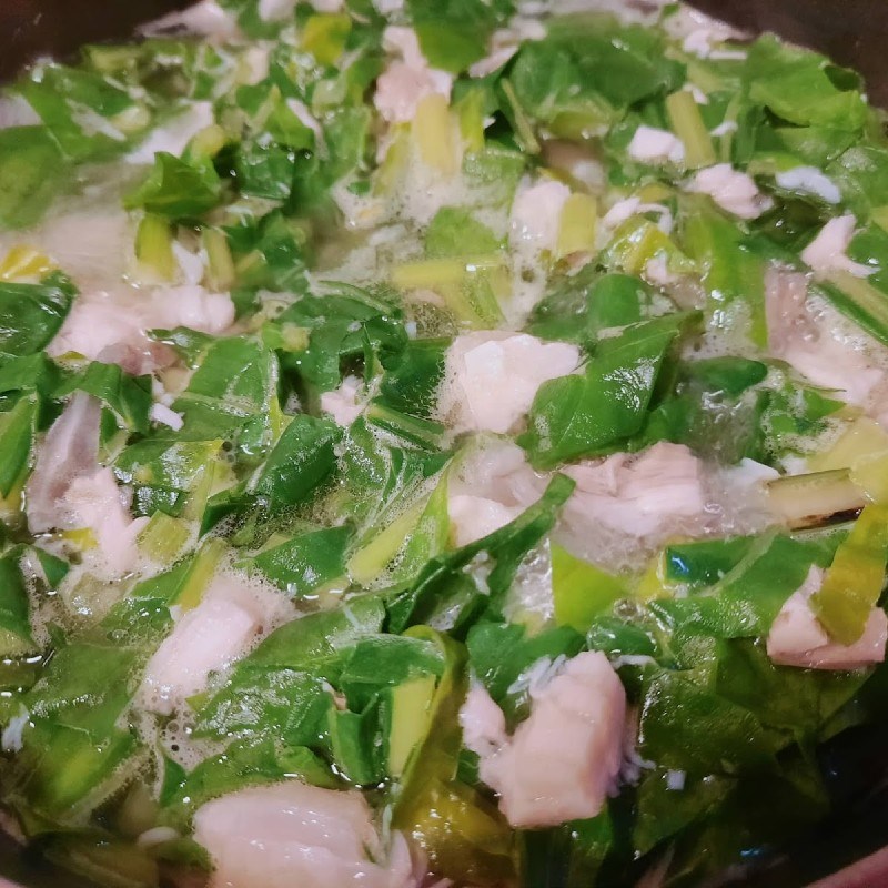 Bước 4 Nấu canh Canh cá chép nấu rau cải bó xôi