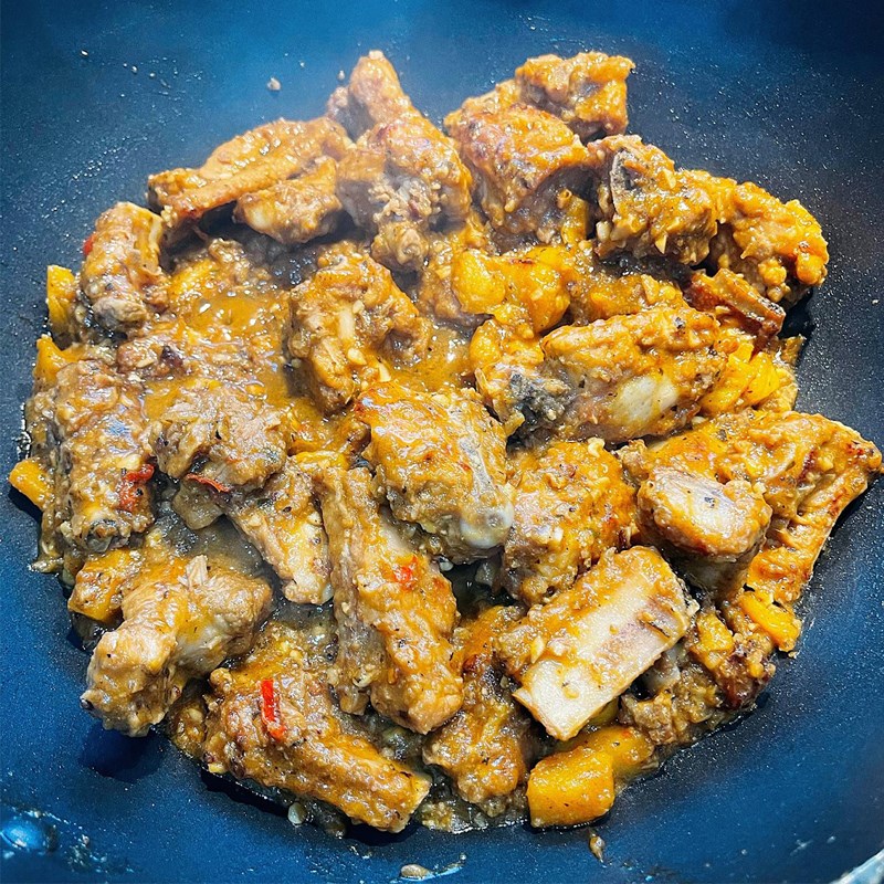 Bước 4 Rim sườn heo với dứa Sườn rim dứa bằng nồi chiên không dầu