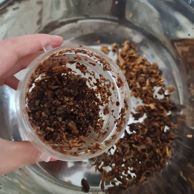 Bước 1 Sơ chế nguyên liệu Chả cuốn lá xương sông (Công thức được chia sẻ từ người dùng)