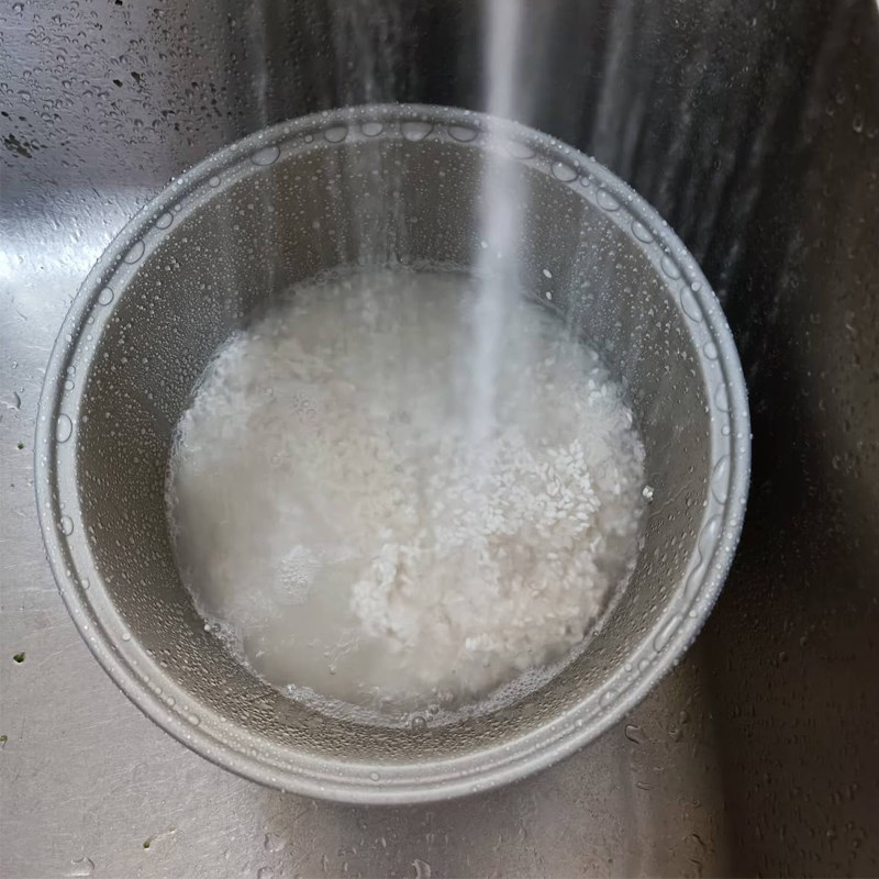 Bước 1 Sơ chế nguyên liệu Sushi tôm tempura chiên giòn