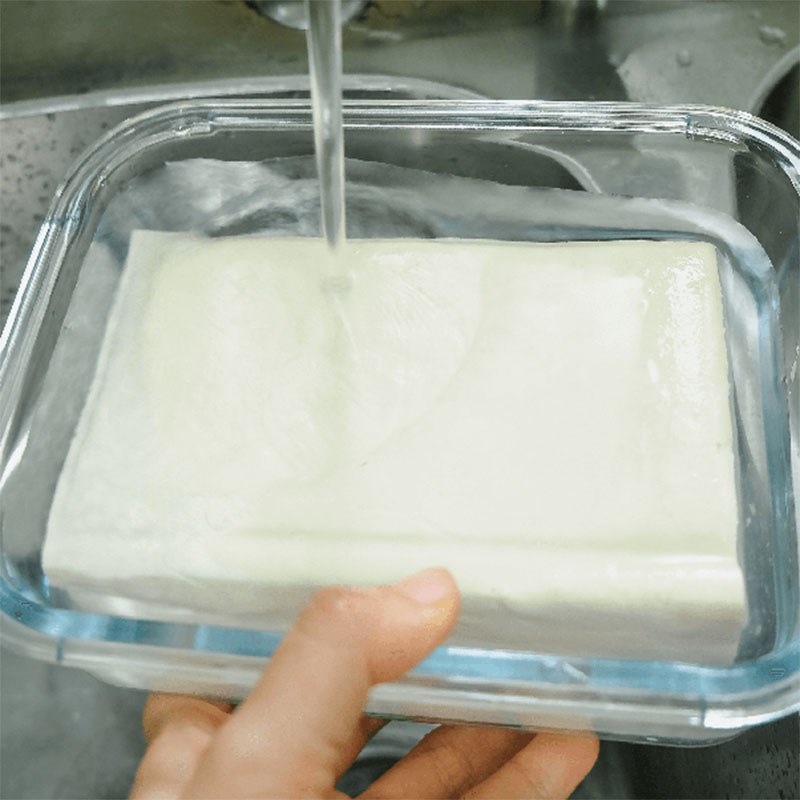 Bước 1 Sơ chế nguyên liệu Canh hẹ đậu hũ thịt bằm
