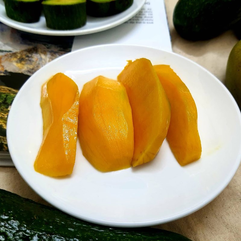 Bước 1 Sơ chế nguyên liệu Panna cotta bơ xoài