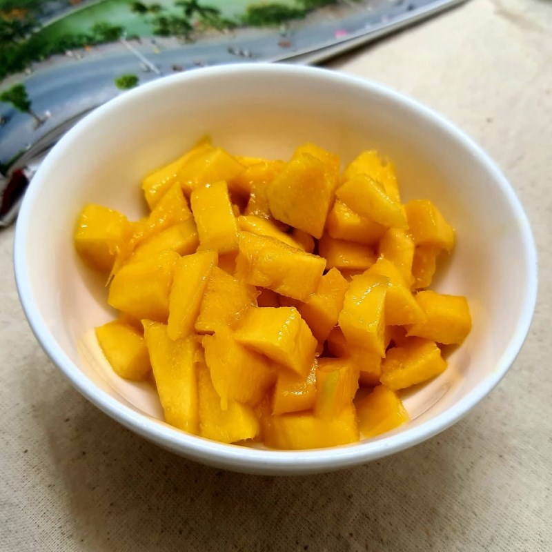 Bước 1 Sơ chế nguyên liệu Panna cotta bơ xoài