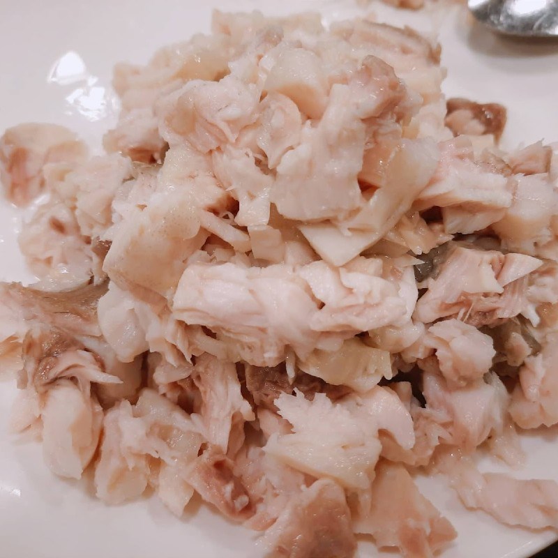 Bước 3 Tách thịt cá Canh cá chép nấu rau cải bó xôi