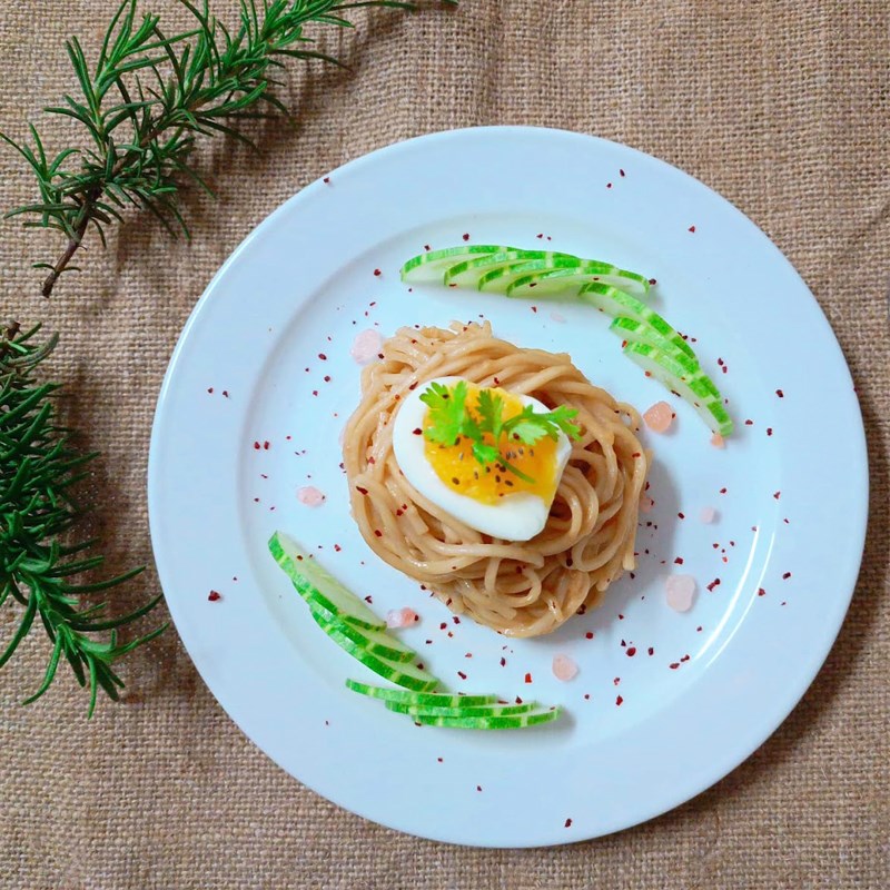 Bước 5 Thành phẩm Mì ý trộn trứng lòng đào sốt bơ lạc