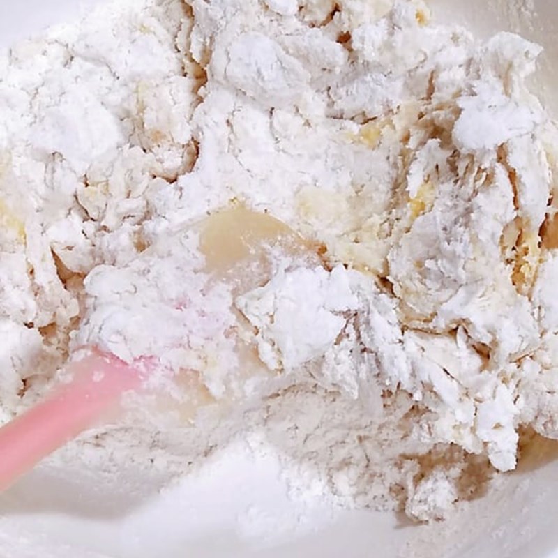 Bước 1 Trộn nguyên liệu khô Bánh mì cua sữa dừa