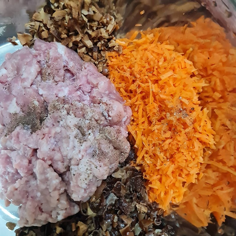 Bước 2 Trộn nguyên liệu Chả cuốn lá xương sông (Công thức được chia sẻ từ người dùng)