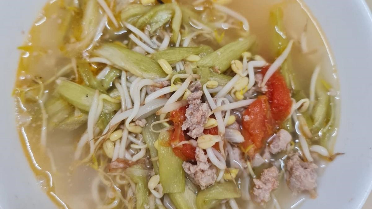 Canh chua thịt băm dọc mùng (Công thức được chia sẻ từ người dùng)