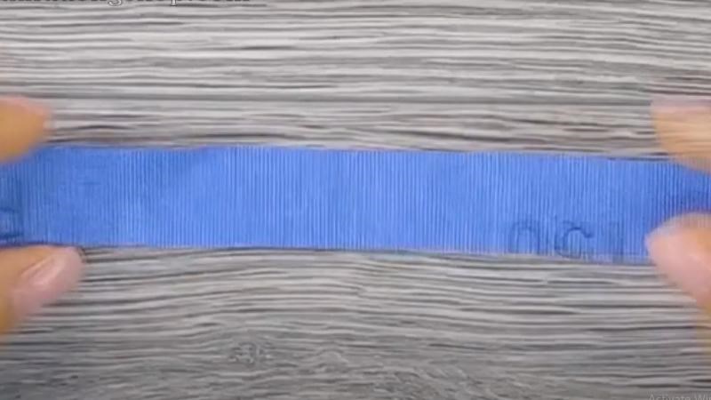 Cắt giấy nh&aacute;m th&agrave;nh h&igrave;nh chữ nhật mảnh