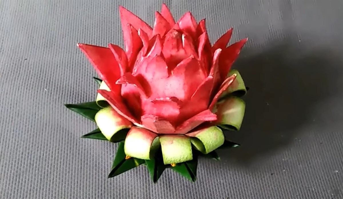 Tỉa quả thanh long từ quả bưởi