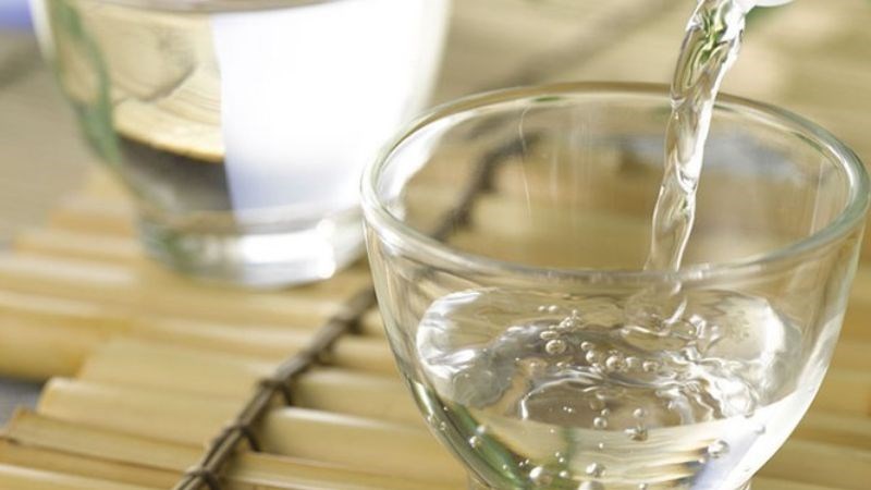 Giấm trắng c&oacute; thể khử m&ugrave;i h&ocirc;i của nồi cơm