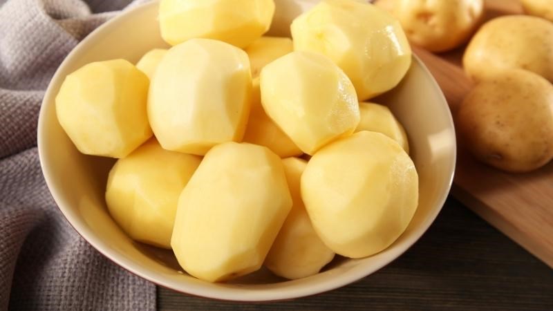 Khoai t&acirc;y sau khi rửa sạch