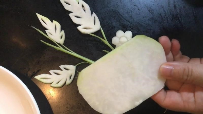 Cắt l&aacute;t su h&agrave;o