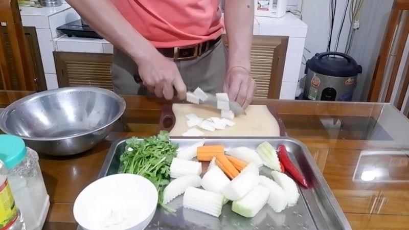 Cắt l&aacute;t su h&agrave;o