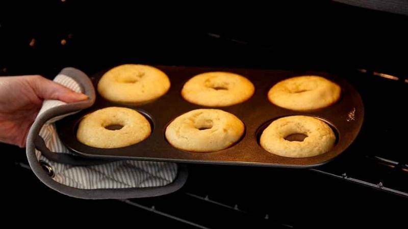 Cần l&agrave;m n&oacute;ng l&ograve; nướng khi nướng