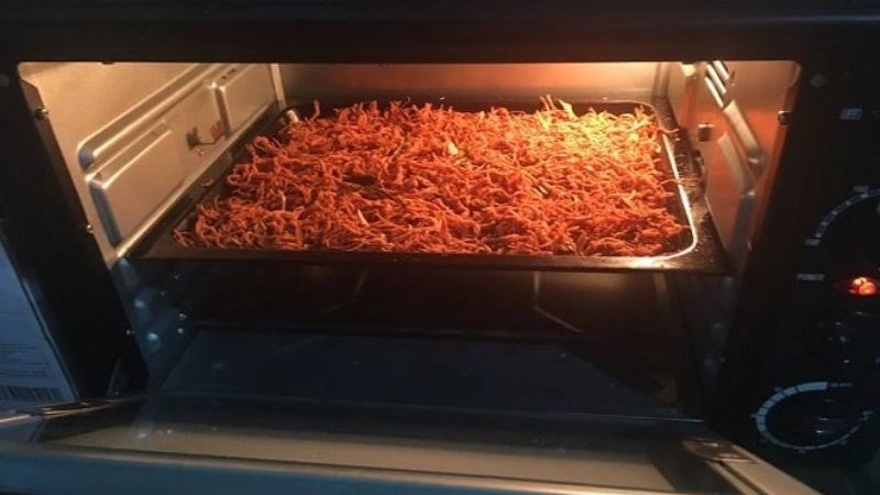 Sấy ch&agrave; b&ocirc;ng bằng l&ograve; nướng