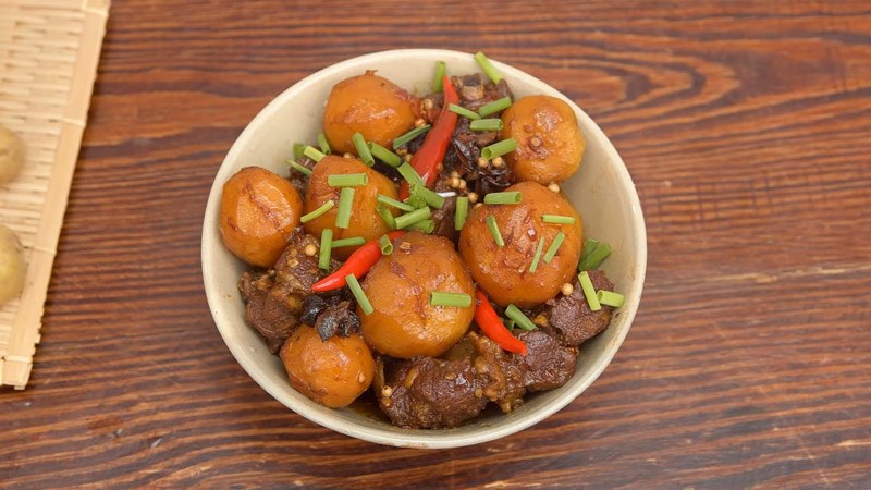 Sườn om khoai tây bằng nồi hầm dưỡng sinh Kangaroo KG3SC1