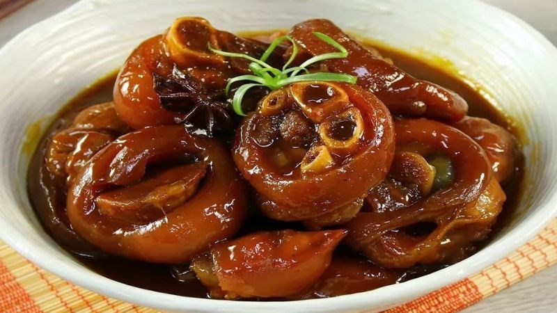 Th&agrave;nh phẩm ch&acirc;n gi&ograve; hầm bằng nồi &aacute;p suất mềm ngon