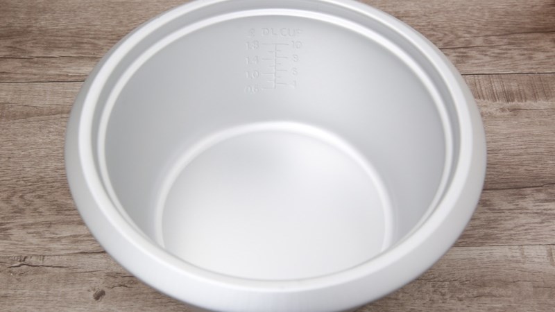 L&ograve;ng nồi cơm điện Sunhouse 1.8 l&iacute;t SHD8125 kh&ocirc;ng c&oacute; lớp chống d&iacute;nh