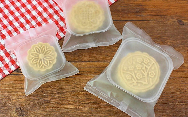 Properly store the mooncake in airtight packaging and in a cool place