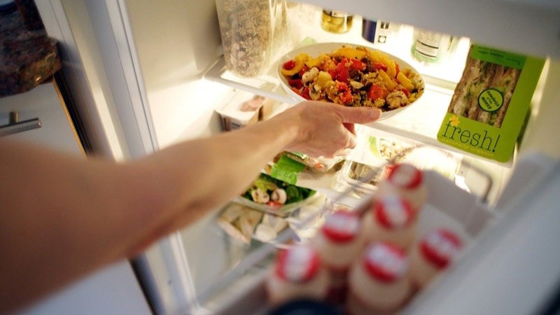 Cách sắp xếp thực phẩm thông minh để tủ lạnh chứa được nhiều đồ hơn