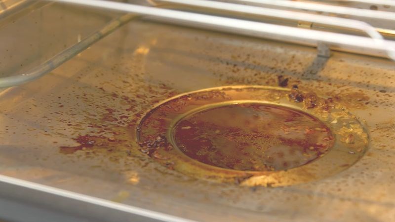 L&ograve; chi&ecirc;n kh&ocirc;ng dầu hơi nước Mishio MK-319 kh&ocirc;ng c&oacute; khay hứng nước