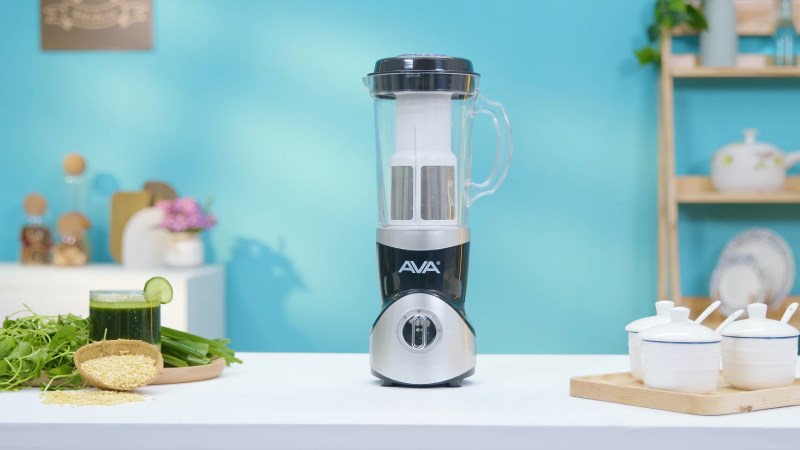 M&aacute;y xay sinh tố AVA SBL3196 c&oacute; thiết kế h&igrave;nh trụ đứng
