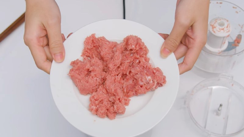 Thịt xay bằng m&aacute;y xay sinh tố AVA SBL3196