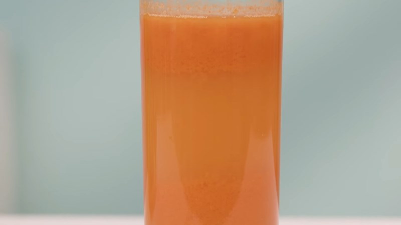 Nước &eacute;p bằng m&aacute;y &eacute;p chậm Kangaroo KG200SJ bị lắng bột sau khoảng 30 ph&uacute;t