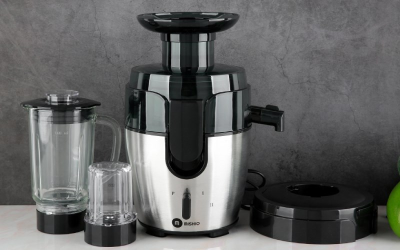 Máy xay ép đa năng Mishio MK-197 có màu chủ đạo đen - bạc