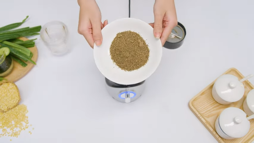 Ti&ecirc;u được xay bằng m&aacute;y xay sinh tố AVA SBL3196