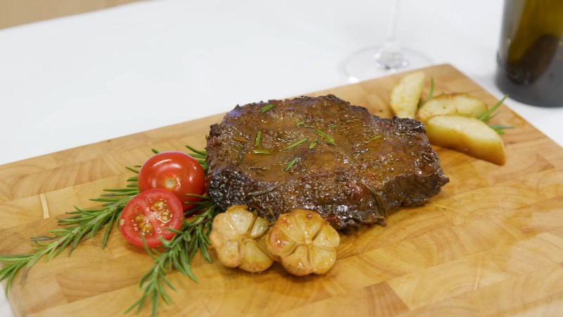 Thịt b&ograve; nướng bằng l&ograve; chi&ecirc;n kh&ocirc;ng dầu Dreamer DKA-SAF118W