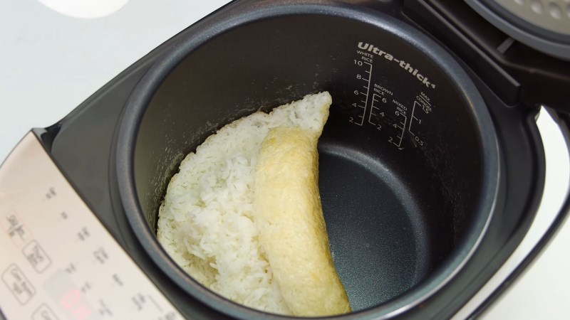 Cơm nấu bằng nồi cơm điện tử Midea MB-FS502