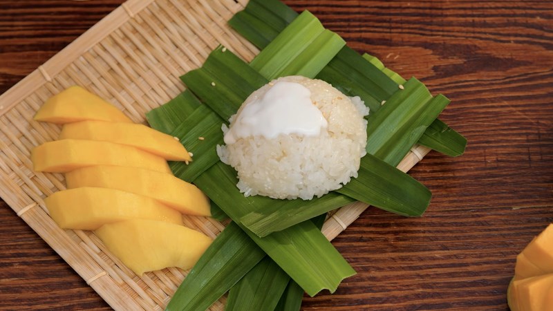 X&ocirc;i xo&agrave;i nấu bằng nồi cơm điện tử Panasonic 1 l&iacute;t SR-CP108NRA