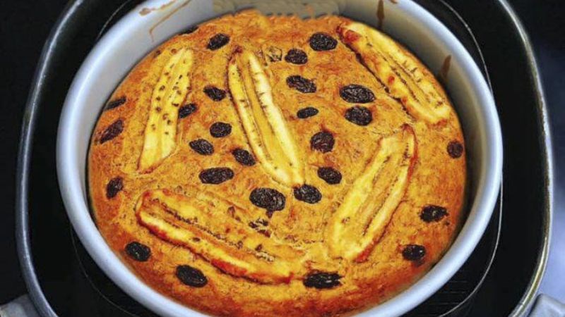 Kh&ocirc;ng cần trở mặt b&aacute;nh khi nướng b&aacute;nh m&igrave; nguy&ecirc;n c&aacute;m bằng nồi chi&ecirc;n kh&ocirc;ng dầu