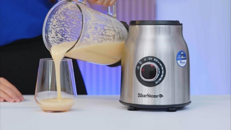 Trải nghiệm l&agrave;m sinh tố với m&aacute;y xay sinh tố Bluestone BLB-5336