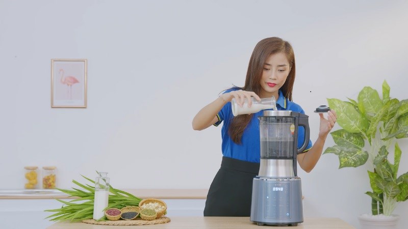 Trải nghiệm sử dụng m&aacute;y l&agrave;m sữa hạt Unie V6