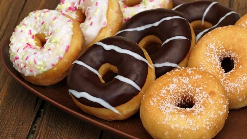 B&aacute;nh donut l&agrave;m bằng n5i chi&ecirc;n kh&ocirc;ng dầu