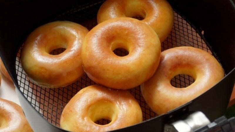 Số lượng b&aacute;nh l&agrave;m trong 1 lần nướng bằng nồi chi&ecirc;n kh&ocirc;ng nhiều