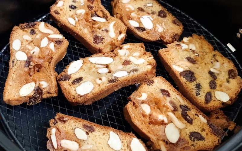 Bánh biscotti sau khi nướng bằng nồi chiên không dầu