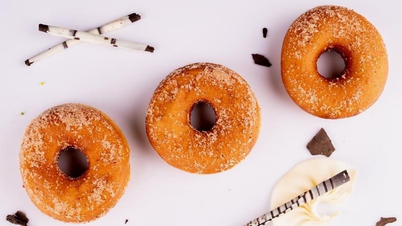 B&aacute;nh donut chi&ecirc;n bằng chảo chống d&iacute;nh