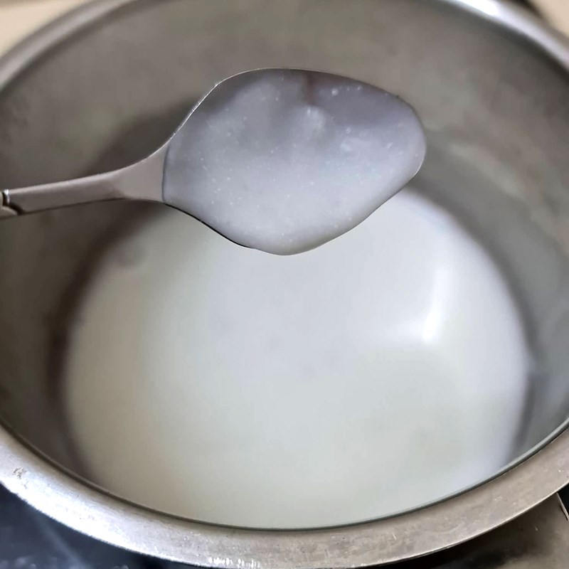 Bước 2 Chế nước cốt dừa Chè đậu xanh nước cốt dừa