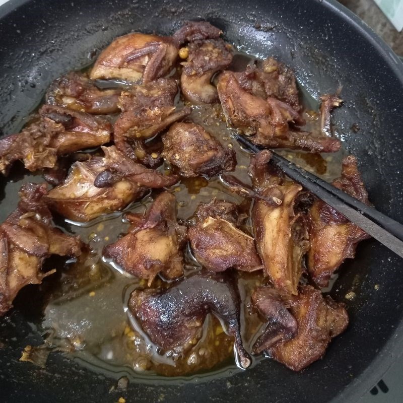 Bước 3 Chiên chim cút rôti Chim cút rôti