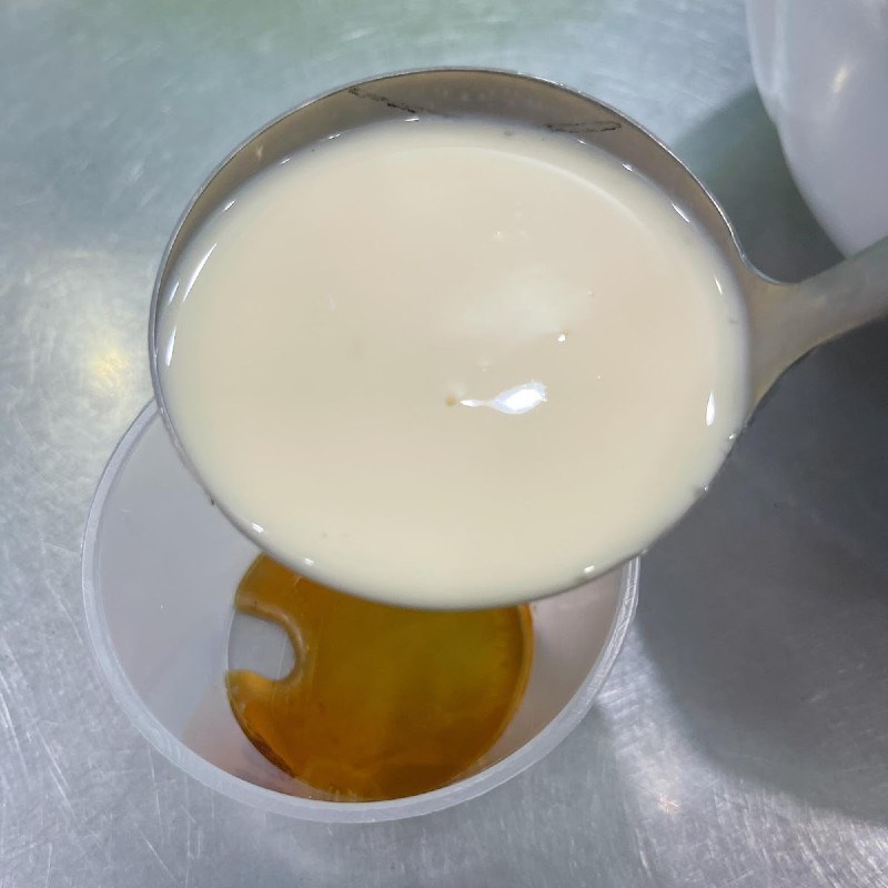 Bước 3 Đổ khuôn và hấp bánh flan Bánh Trung Thu rau câu thanh long đỏ nhân flan