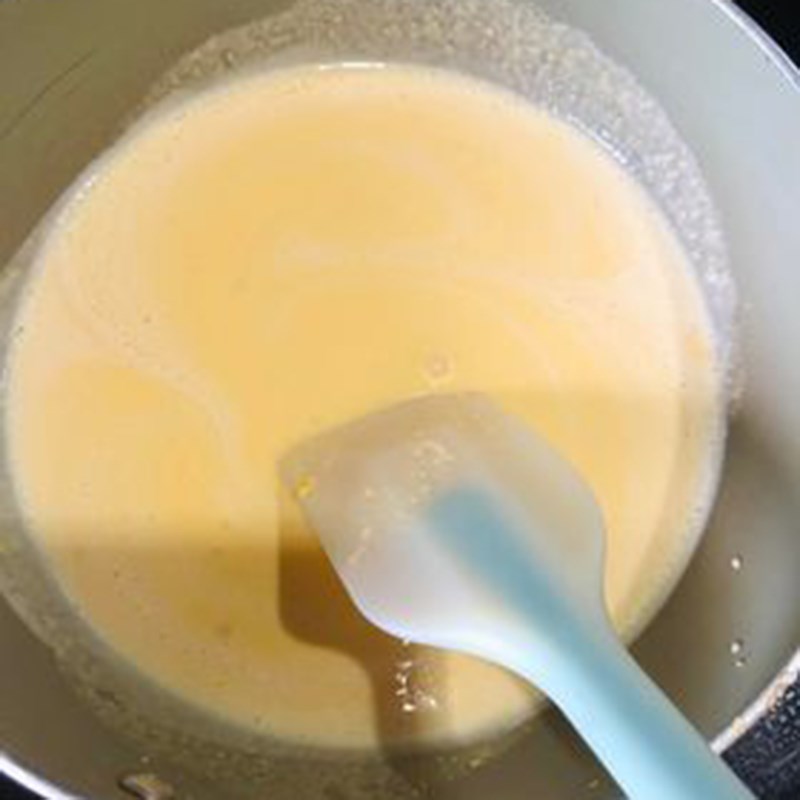 Bước 3 Làm vỏ bánh  Bánh ngàn lớp đậu đỏ trứng muối