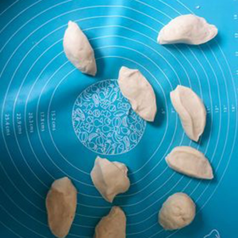 Bước 3 Làm vỏ bánh  Bánh ngàn lớp đậu đỏ trứng muối