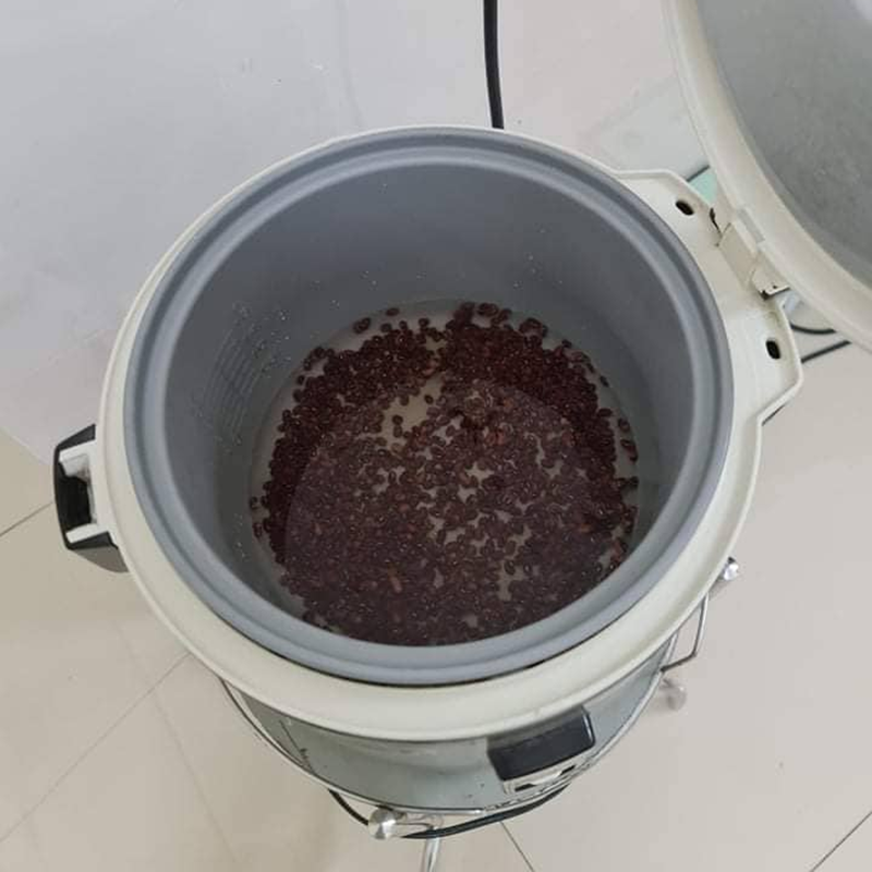 Bước 2 Ninh đậu Chè đậu đỏ bằng nồi cơm điện
