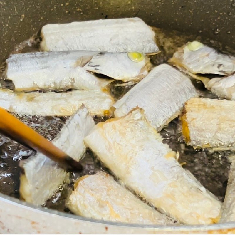 Bước 1 Sơ chế các nguyên liệu Cá hố kho cà chua