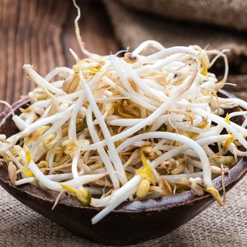 Bước 1 Sơ chế nguyên liệu Hủ tiếu khô chay với nấm