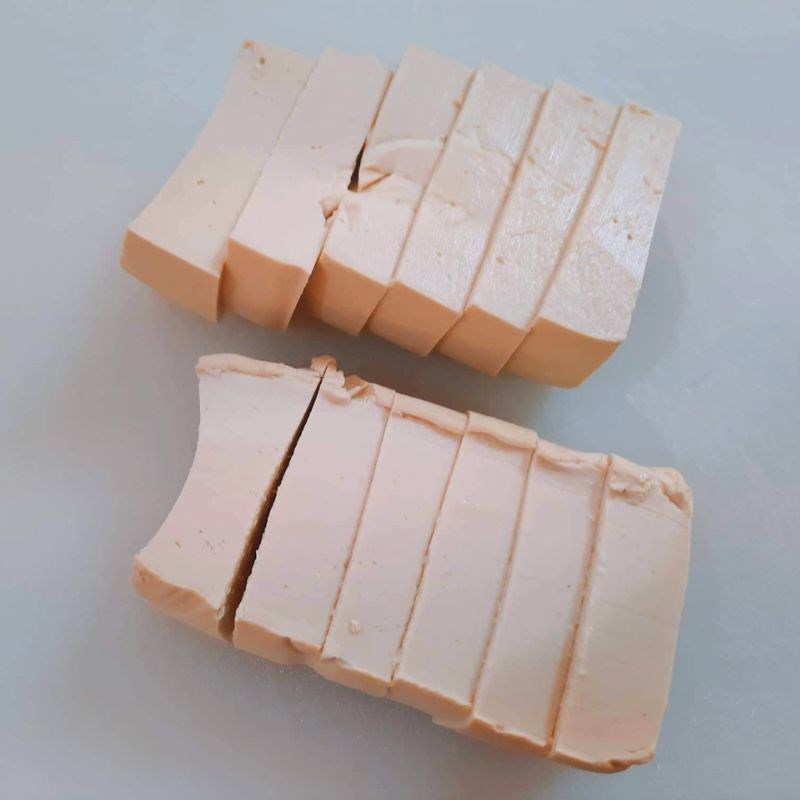 Bước 1 Sơ chế nguyên liệu Cá chép sốt cà chua đậu hũ